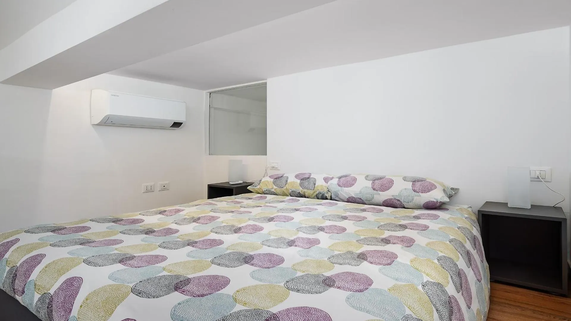 Holiday home New - Loft 4 Pax - 50M From Metro - Private Entry Villa Milan