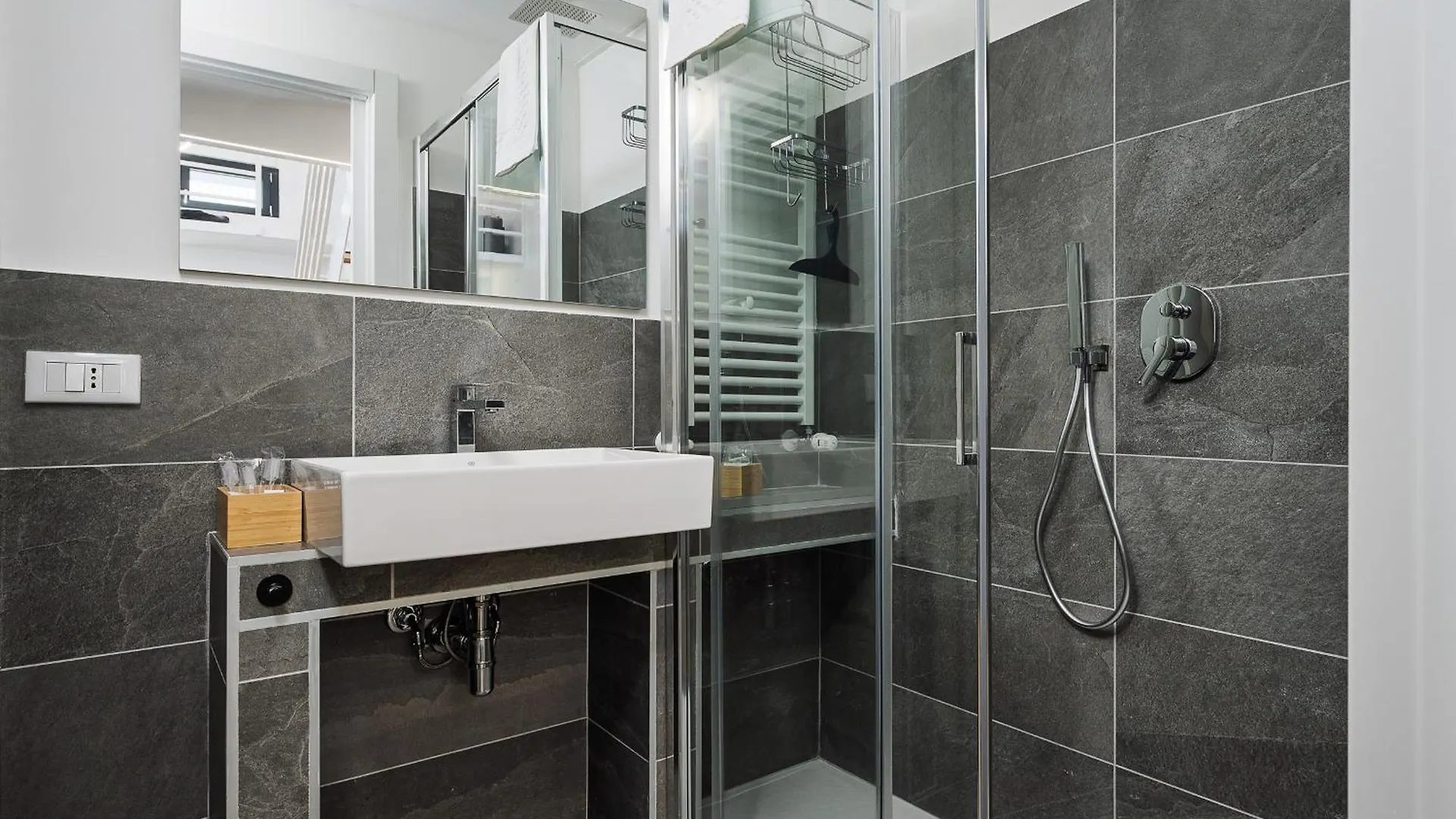 Holiday home New - Loft 4 Pax - 50M From Metro - Private Entry Villa Milan